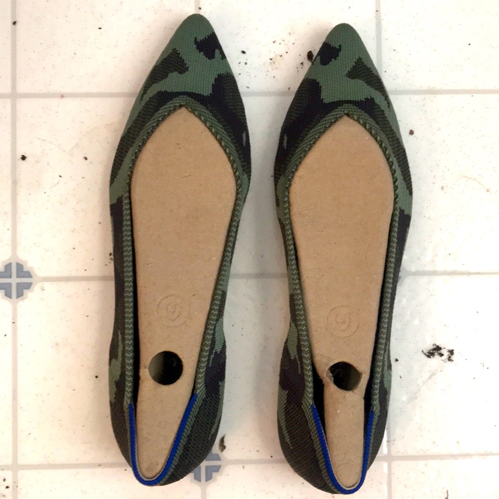 Rothys the point. Green camo.  VEUC. Size 8.5